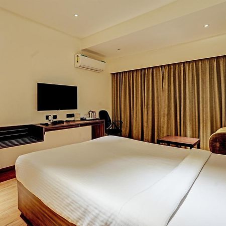 Super Oyo Palette - Hotel Victoria Chennai Bagian luar foto